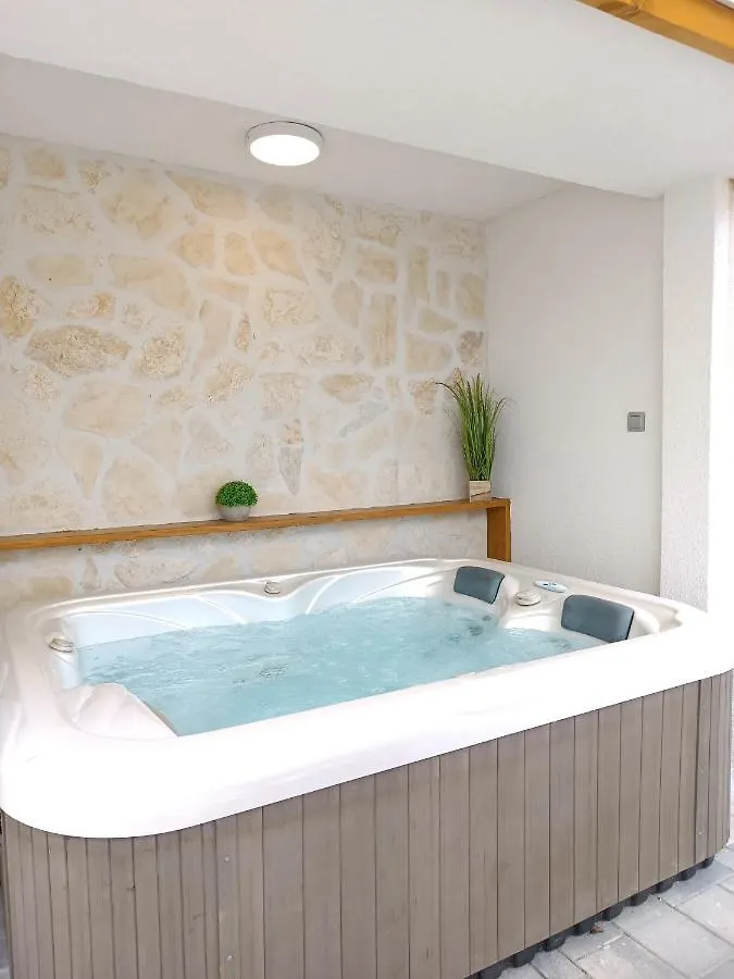 Tonina - House With Terrace, Jacuzzi, Free Parking Apartment Split Croatia